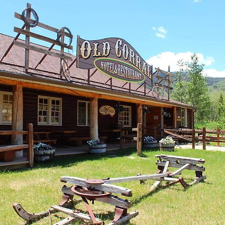 Old Corral Hotel Centennial المظهر الخارجي الصورة