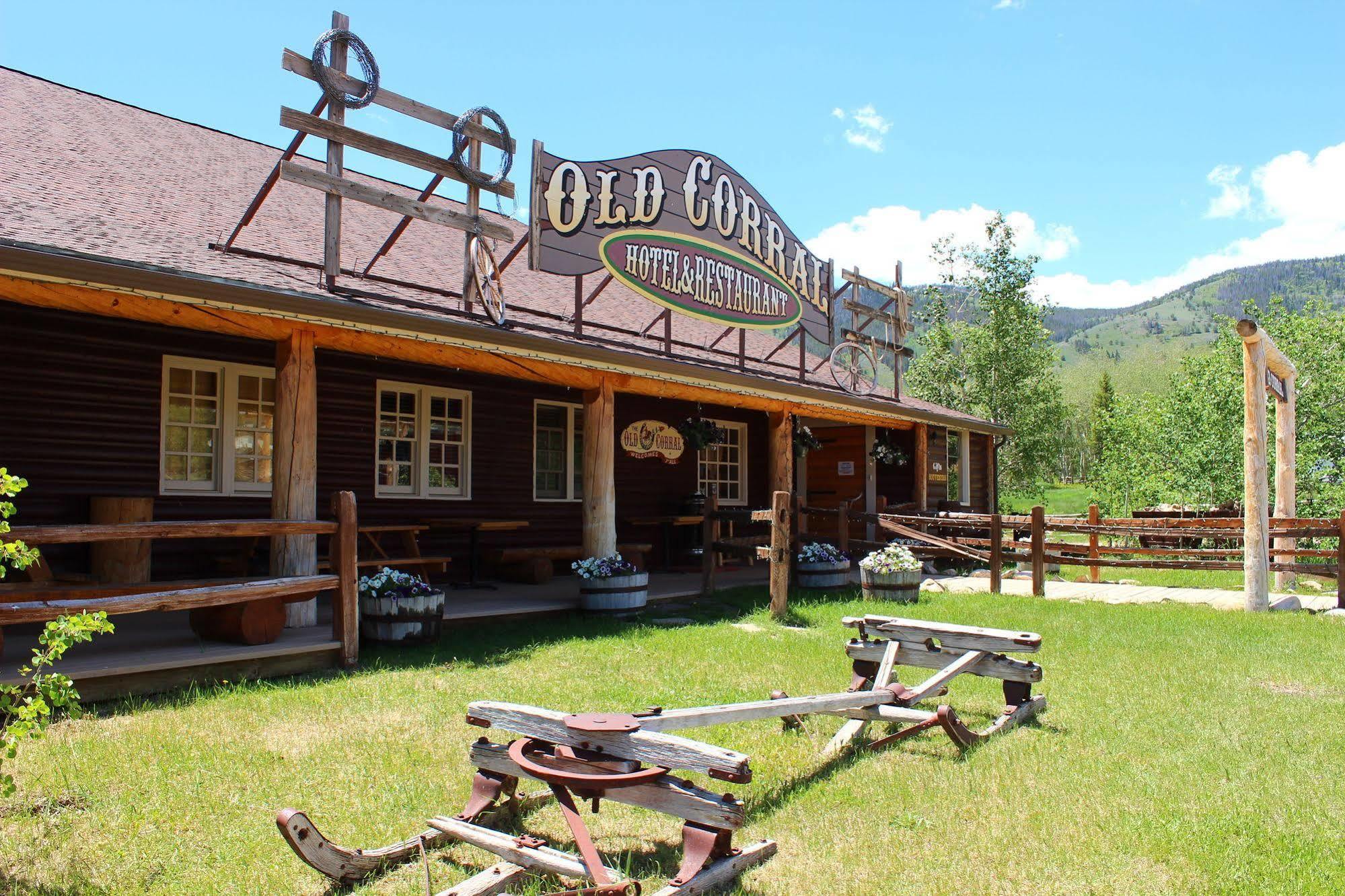 Old Corral Hotel Centennial المظهر الخارجي الصورة