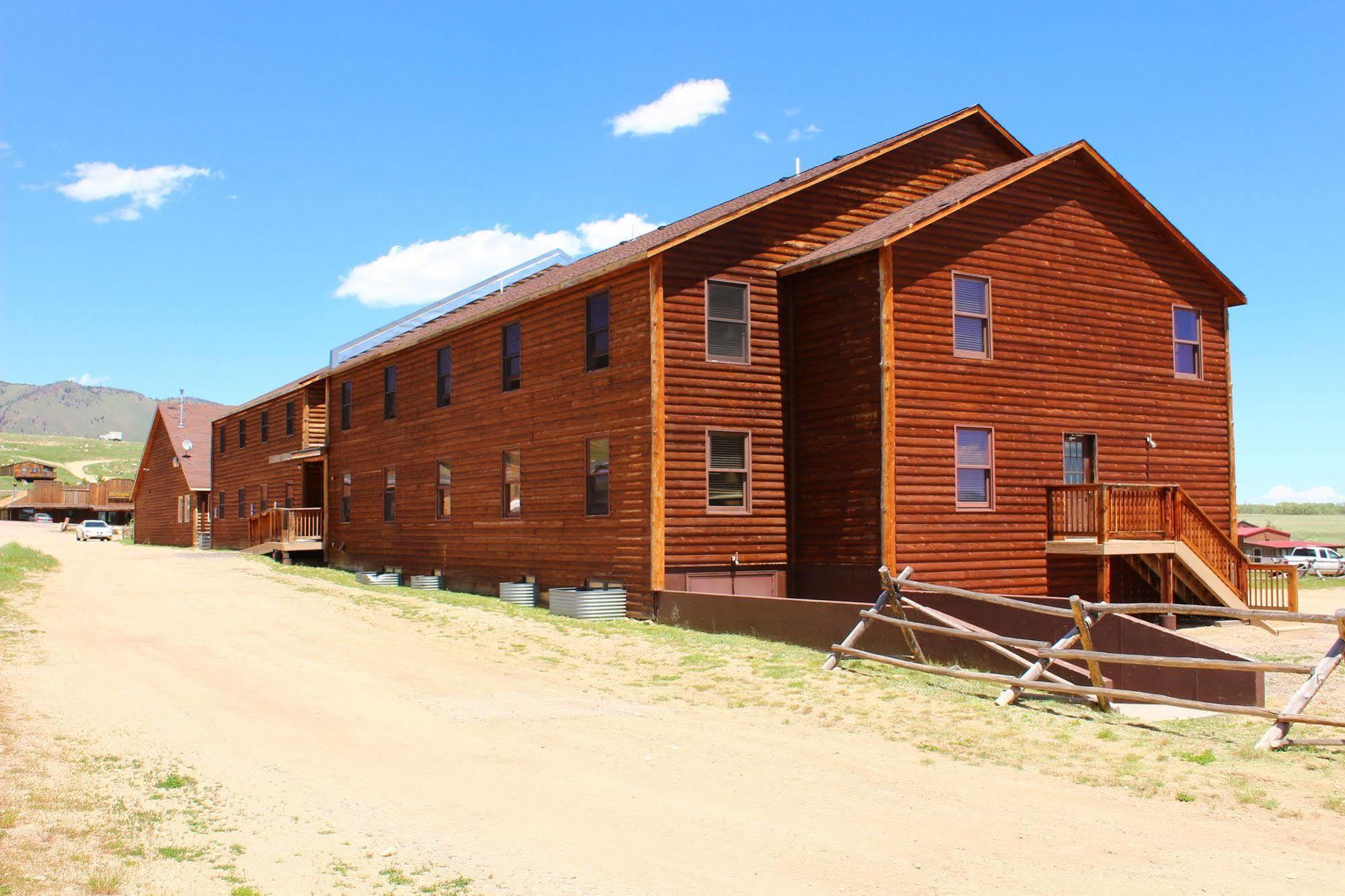 Old Corral Hotel Centennial المظهر الخارجي الصورة